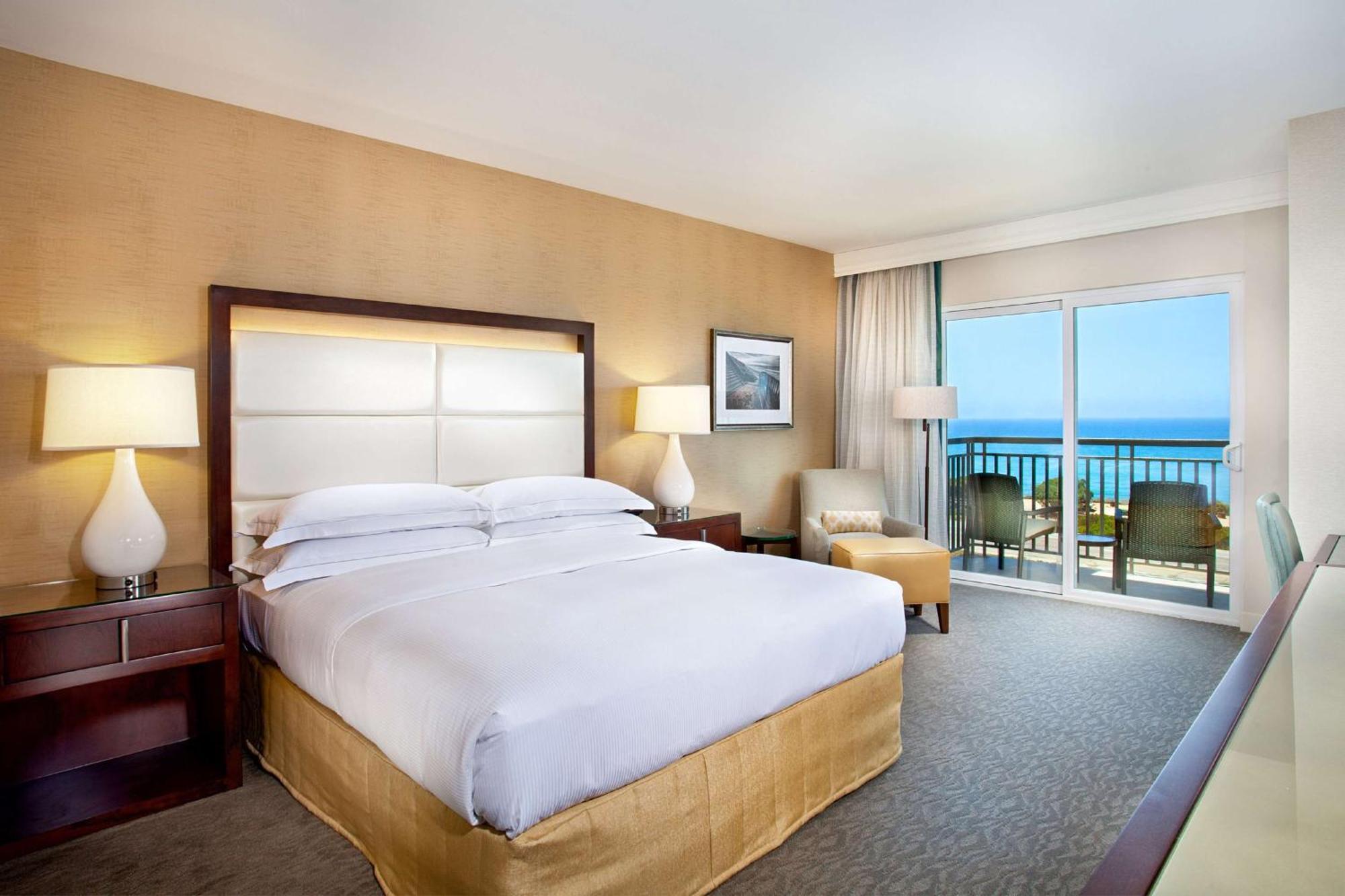 Cape Rey Carlsbad Beach, A Hilton Resort & Spa Exterior photo